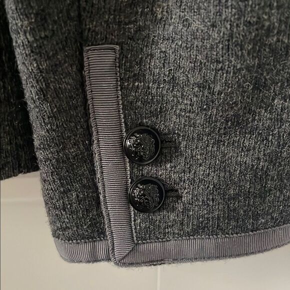 Classic Banana Republic Gray Women's Blazer - Picture 5 of 7